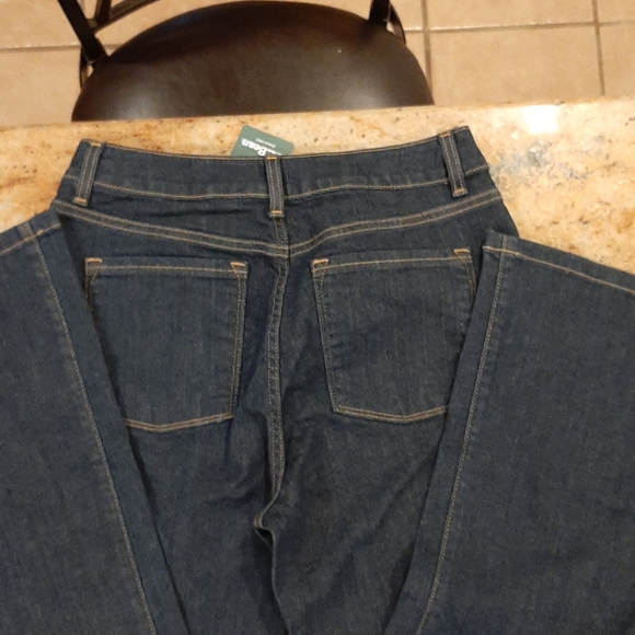 L. L. Bean True Shape Classic  Bootcut Jeans - Picture 3 of 6